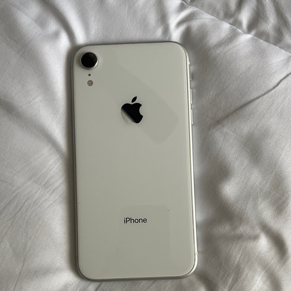 Apple iPhone XR - Classic White